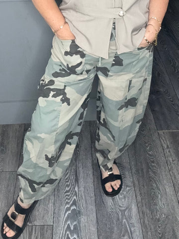 Denim camo barrel leg trouser-Beige