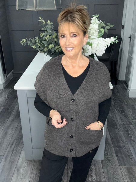 Relaxed fit slouchy knitted waistcoat-Mole