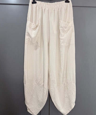 Front pocket barrel leg trousers-Beige
