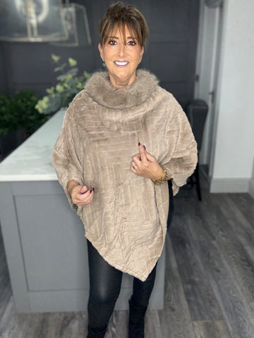 Luxe faux fur chevron poncho-Mocha