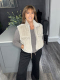 Faux fur pocket short gilet-Beige