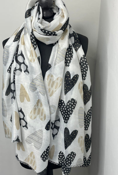 Heart scarf-Black multi