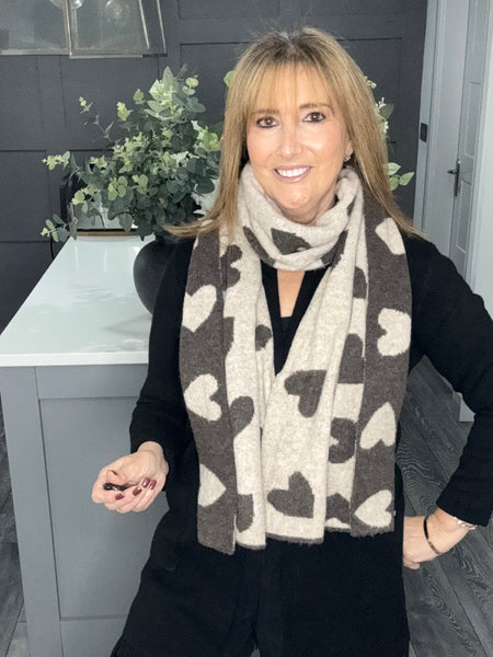 Super soft reversible winter heart scarf-Chocolate/beige