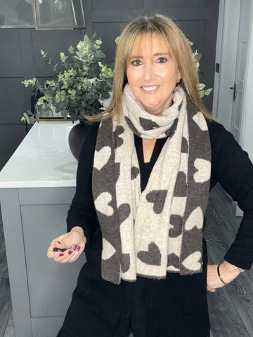 Super soft reversible winter heart scarf-Chocolate/beige