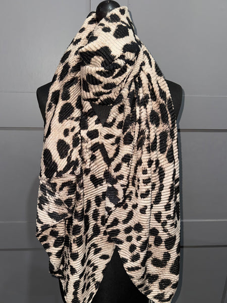 Beige leopard pleated sparkle scarf