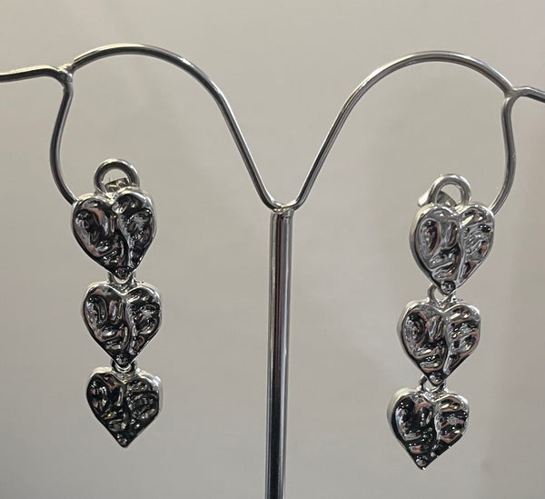 Silver hammered finish drop heart earrings