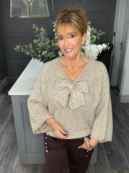 Fluffy bow front jumper-fawn
