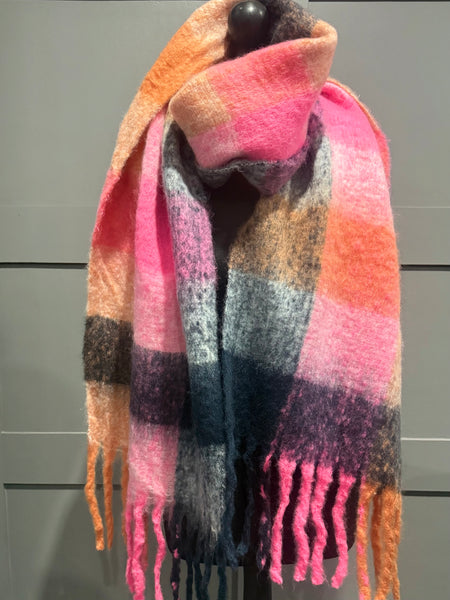 Bright checkered soft chunky scarf