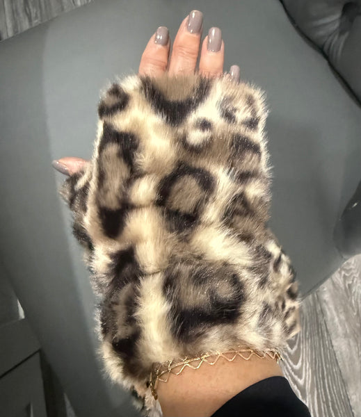 Lux leopard faux fur fingerless gloves -Beige