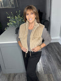 Faux fur pocket short gilet-Mocha