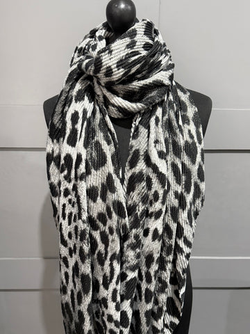 Grey leopard pleated sparkle scarf