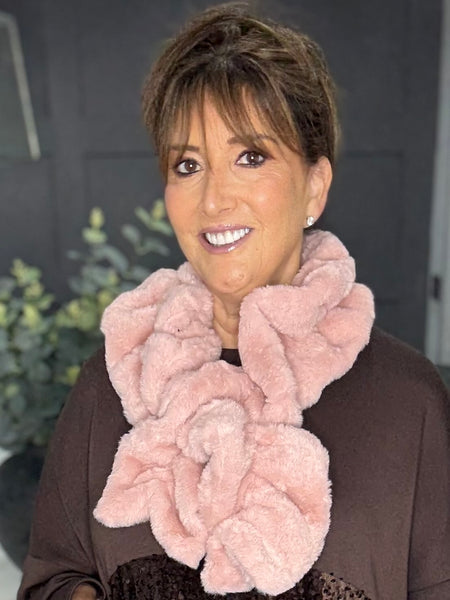 Luxe faux fur cravat-Pink
