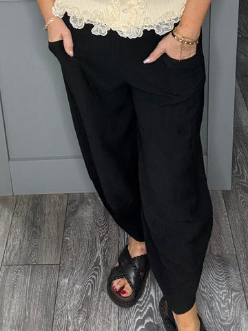 Front pocket barrel leg trousers-Black