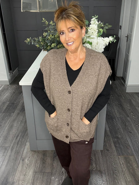 Relaxed fit slouchy knitted waistcoat-Taupe