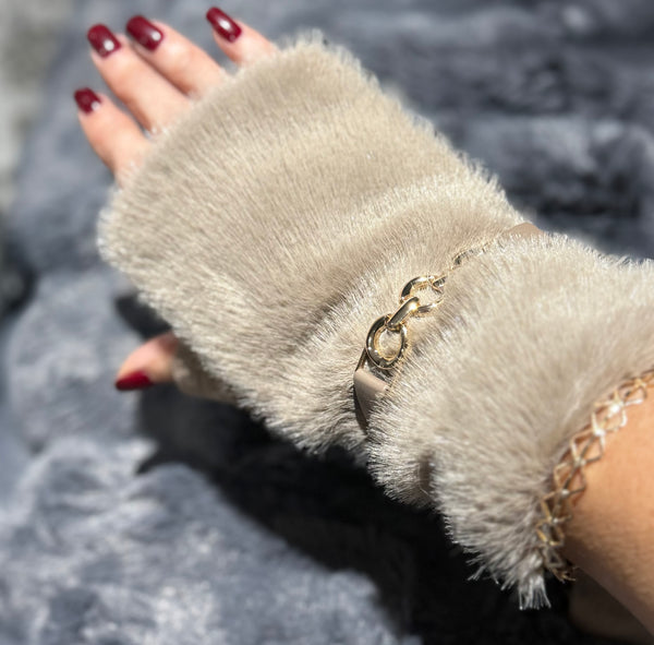 Stunning lux Mocha faux fur fingerless gloves